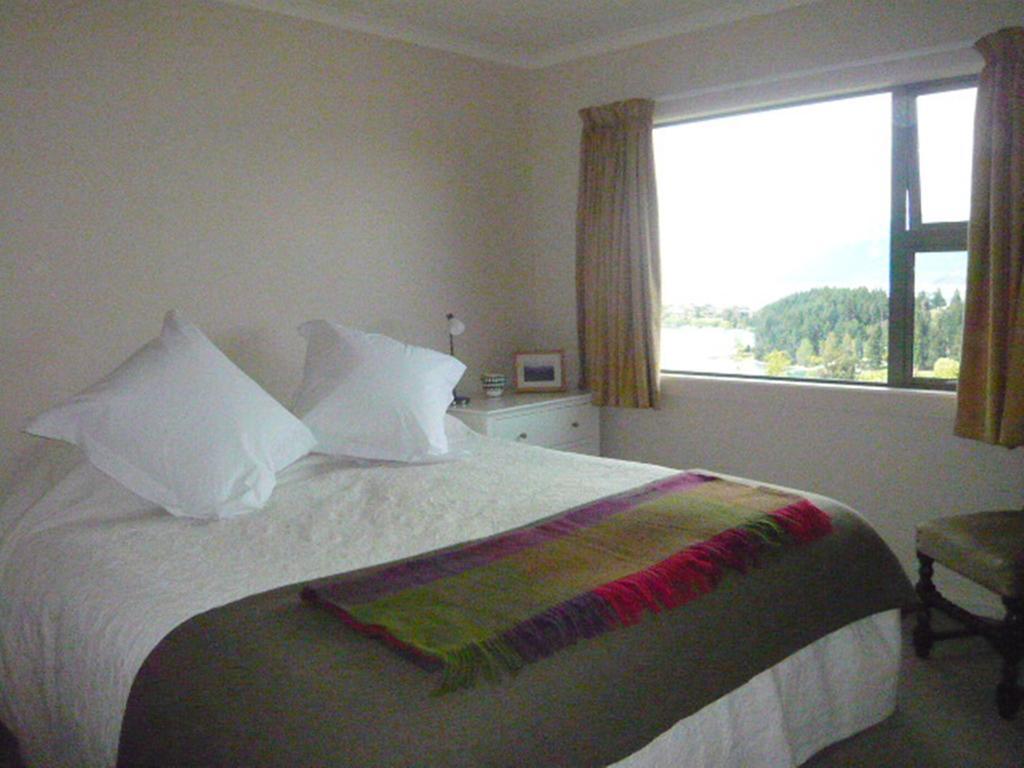 The B & B On The Hill Queenstown Room photo