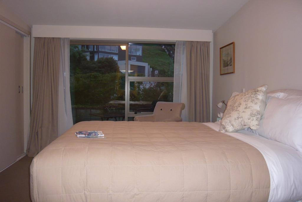 The B & B On The Hill Queenstown Exterior photo