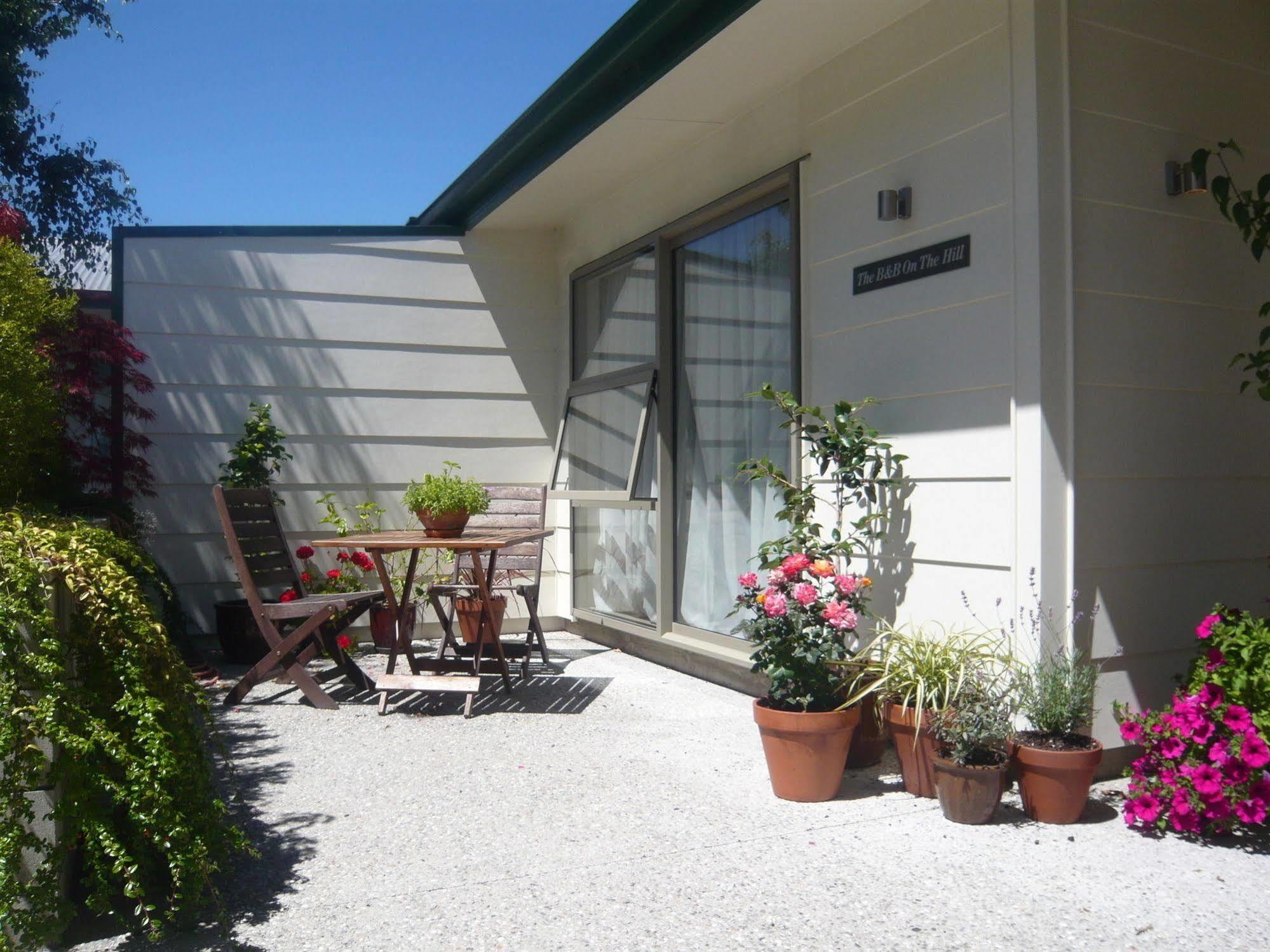 The B & B On The Hill Queenstown Exterior photo