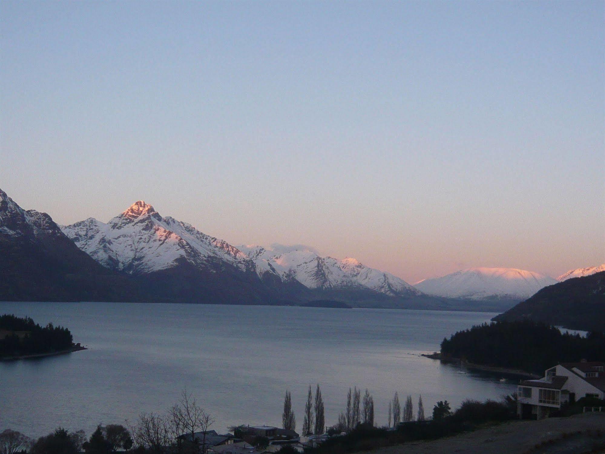 The B & B On The Hill Queenstown Exterior photo