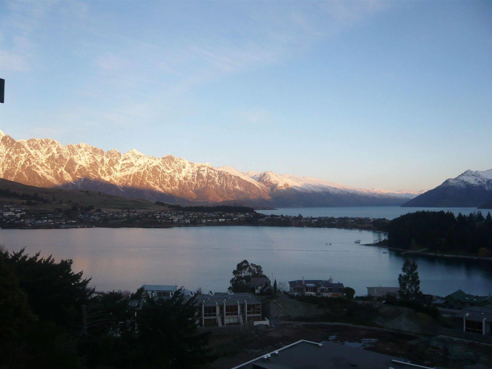 The B & B On The Hill Queenstown Exterior photo