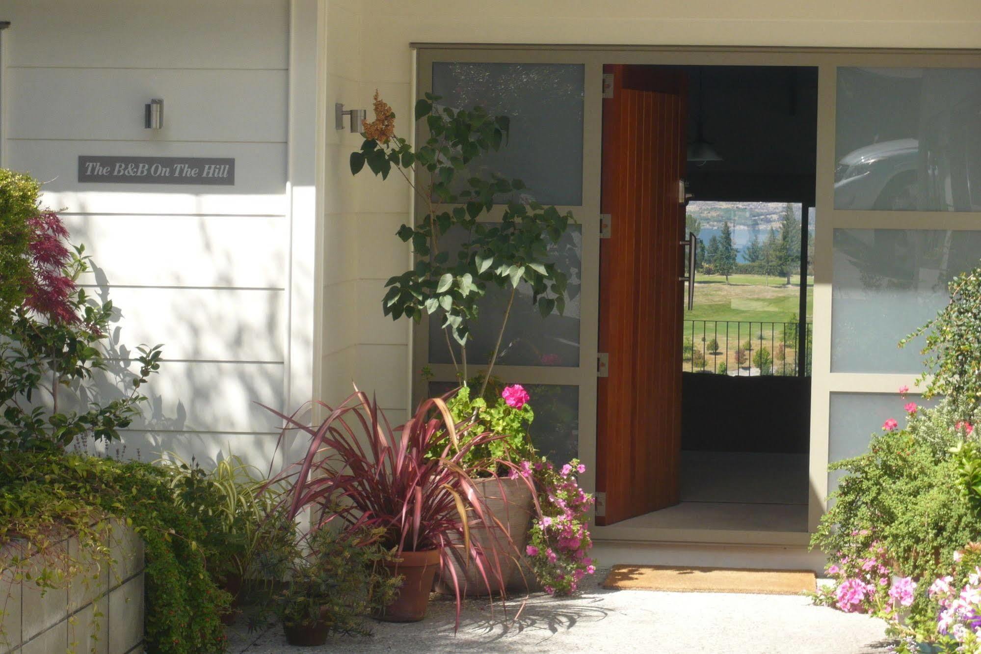 The B & B On The Hill Queenstown Exterior photo